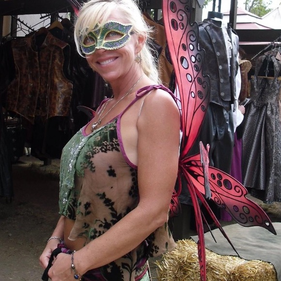 Meet your Posher, Kitty - Picture 12 of 17